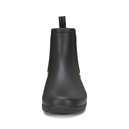 Refined Slim Fit Chelsea Boots