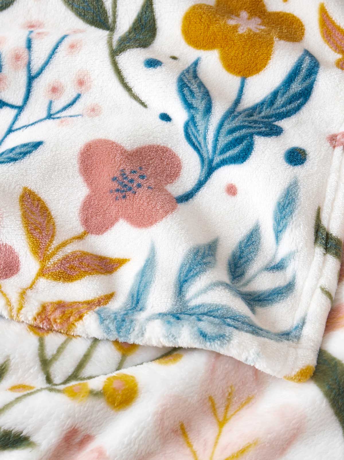 Mila Plush Throw - Blush